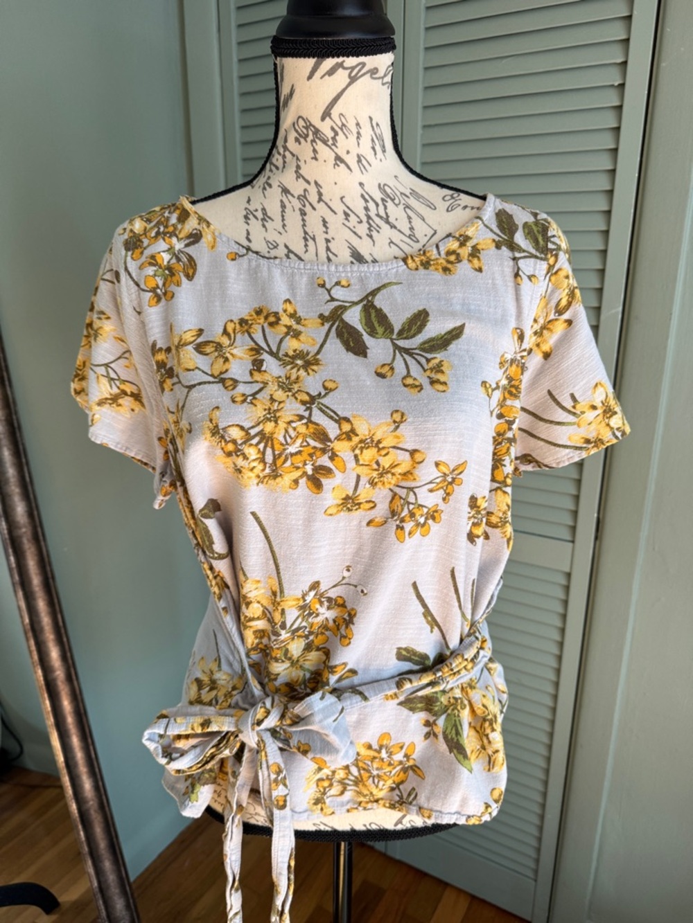 Susina Yellow Floral Tie-Waist Blouse